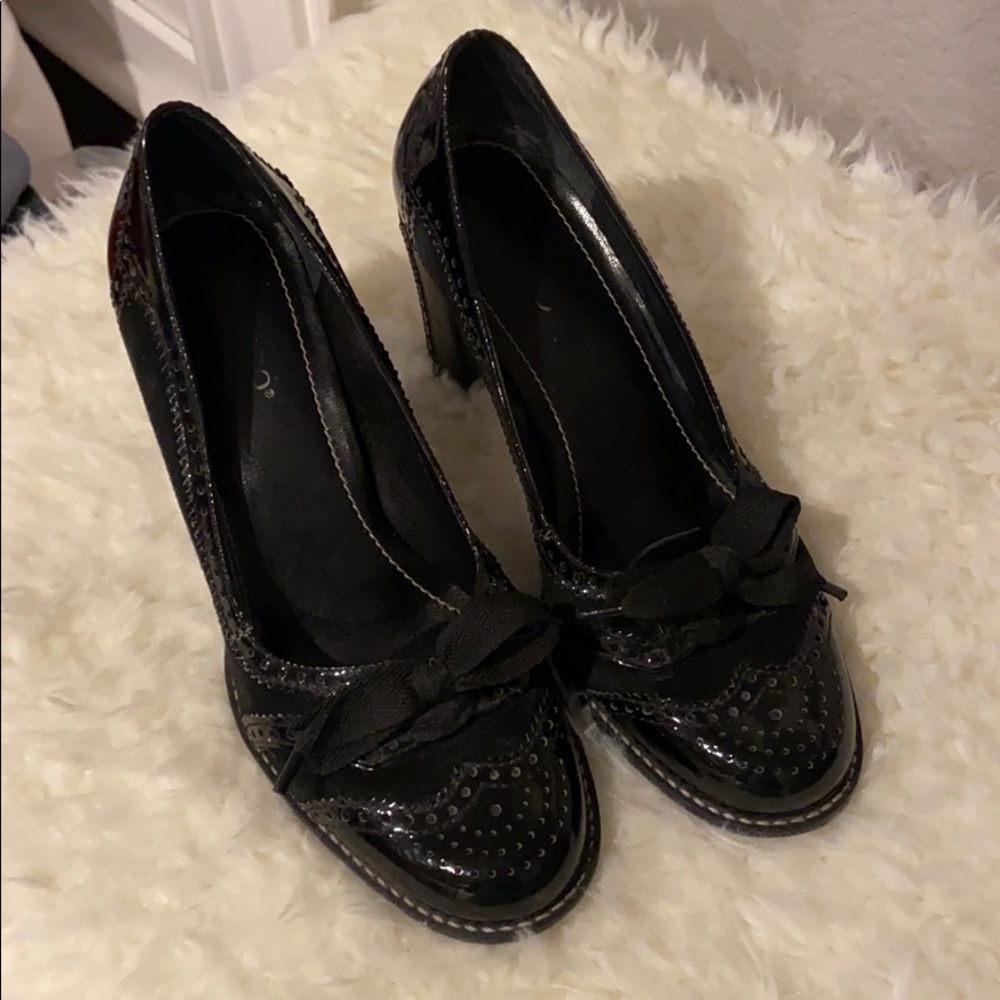 Franco Sarto vintage bow heels